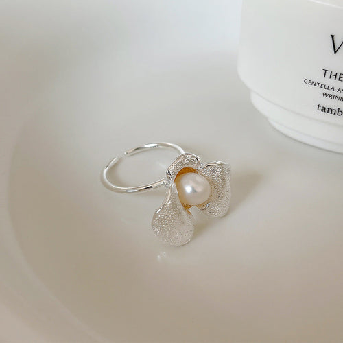 Pearl irregular flower ring